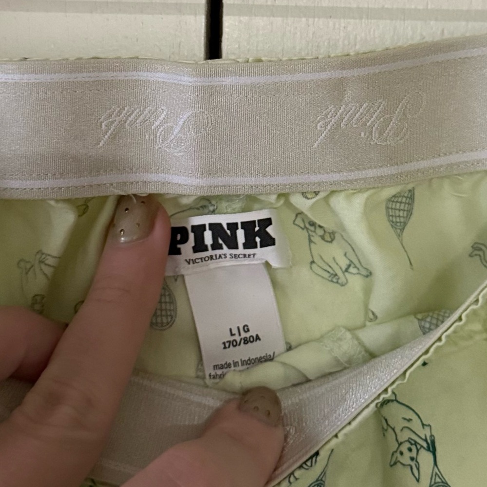 Victoria’s Secret PINK TENCEL™ BOXY PAJAMA SHORTS in Lime Dogs Playing Tennis - Picture 7 of 8